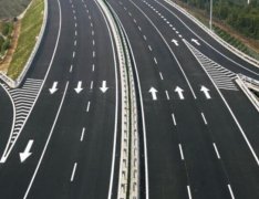 探讨公路施工技术管理及公路养护